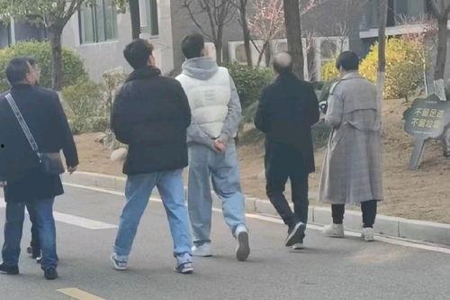 平乡网红吃瓜事件,揭秘网络舆论的风云变幻 第1张 平乡网红吃瓜事件,揭秘网络舆论的风云变幻 第1张